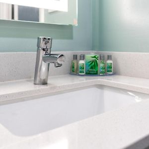 Queen Room Kitchenette Oceanfront